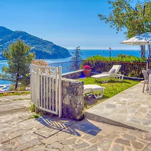 Marla House Sea View Apartment